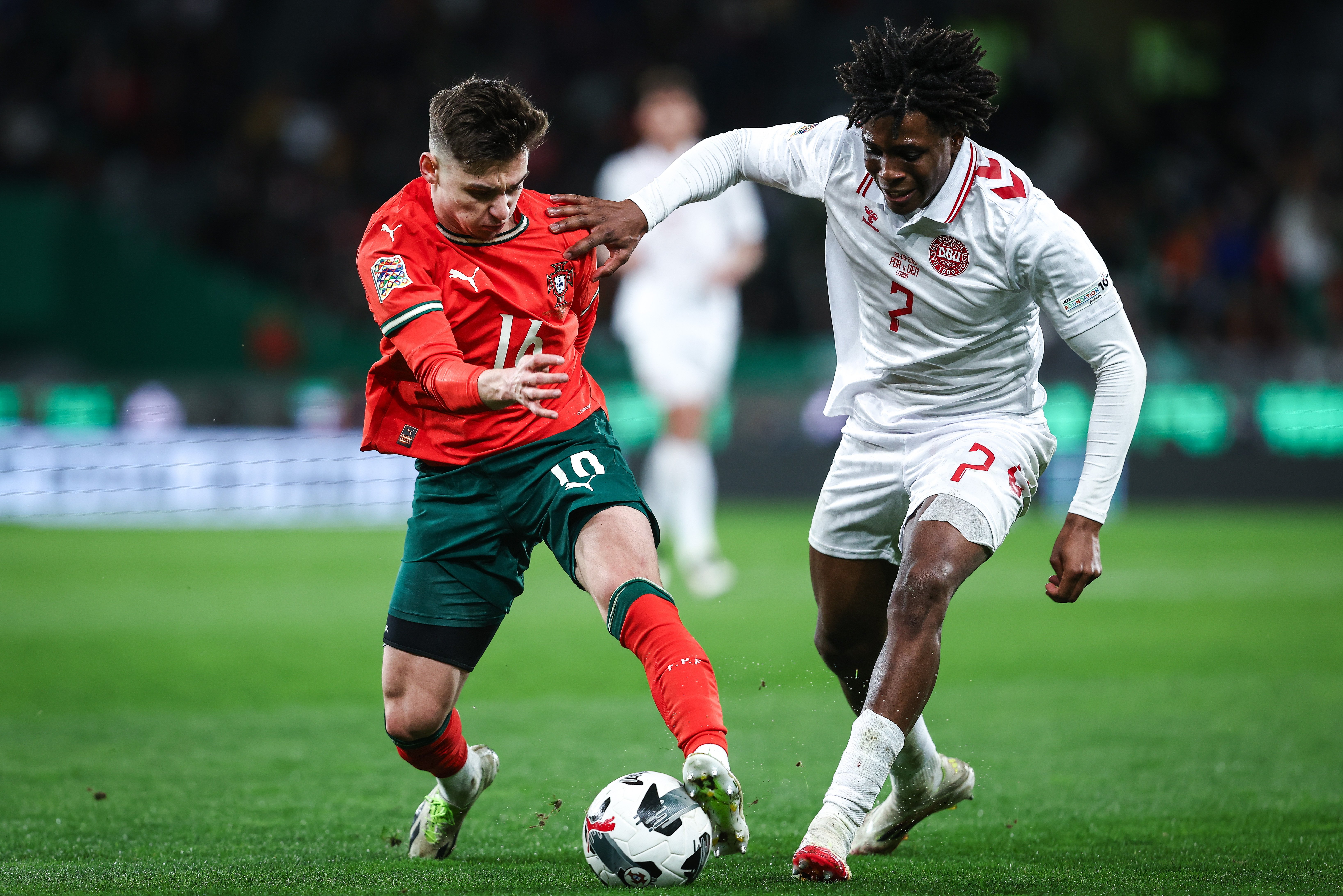 欧洲足球顶级球队迎来关键比赛,纷纷备战 欧洲足球顶级球队迎来关键比赛,纷纷备战