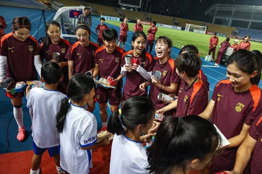国内女足赛场上演广州德比，恒丰主场3：1恶战深圳